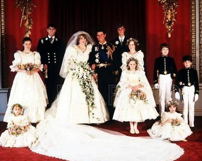 1981年7月29日 查尔斯王子和戴安娜公主在伦敦举行结婚典礼