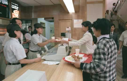 1987年11月12日 中国第一家肯德基餐厅
