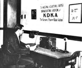 1920年11月20日 世界第一个无线电广播电台