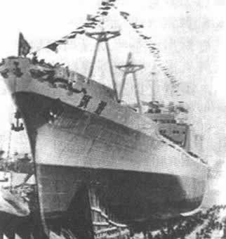 1958年11月27日 我国第一艘万吨远洋轮下水