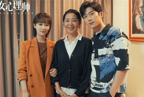 女心理师钱开逸最后和谁在一起