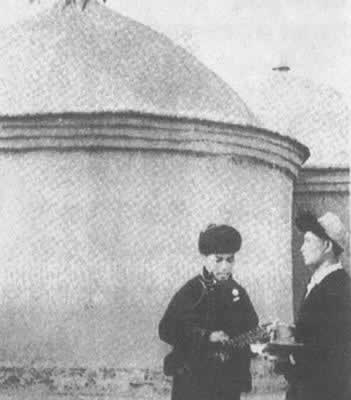 1972年12月10日 毛泽东提出“深挖洞，广积粮，不称霸”