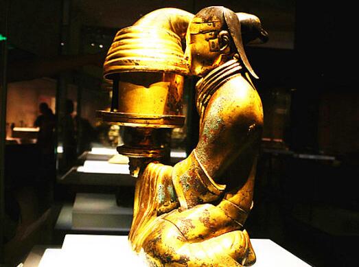 长信宫灯在哪个博物馆