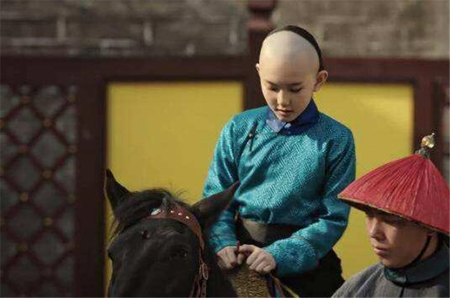 永璇的腿是谁害的,永璇是谁的儿子