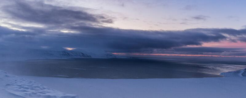 北冰洋被哪几个大洲环抱