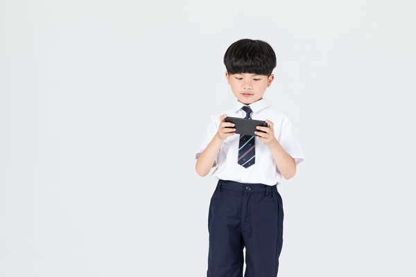 怎么教导孩子不玩手机