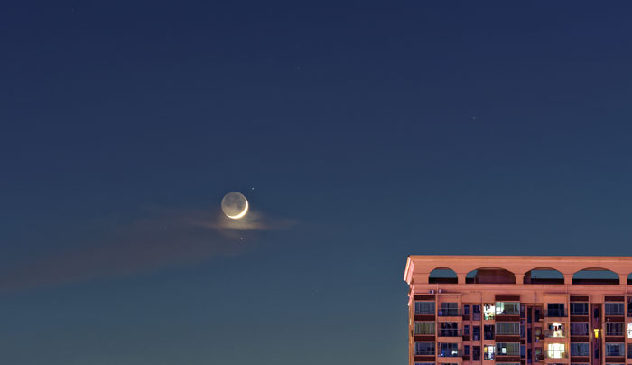新月指的是天空中的什么