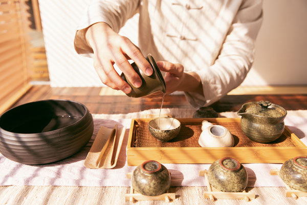 附庸风雅是贬义词吗