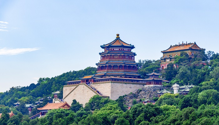 一径竹阴云满地半帘花影月笼纱描写的是什么的景色