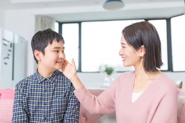 如何正确鼓励和表扬孩子