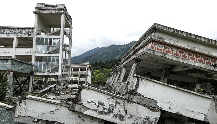汶川地震发生在什么地震带