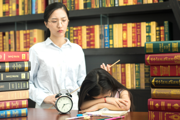 严父出孝子是什么意思