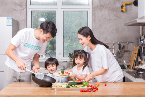 教孩子学做饭的意义 