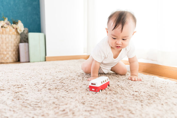 婴幼儿乱扔玩具怎么教育