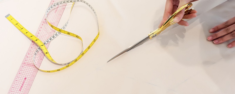 慢性子裁缝和急性子顾客刻画了什么人物形象