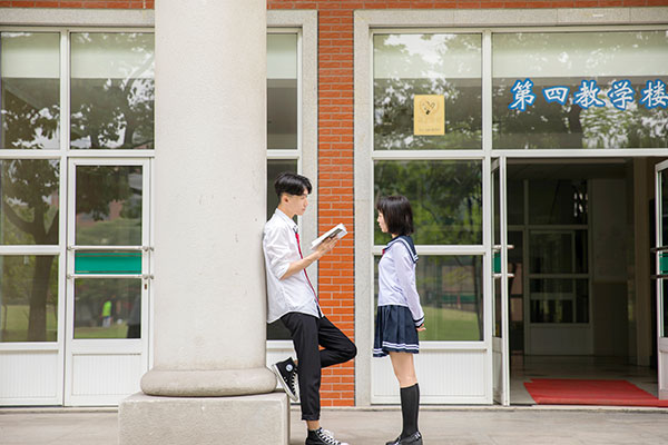 女孩子早恋家长怎样劝导