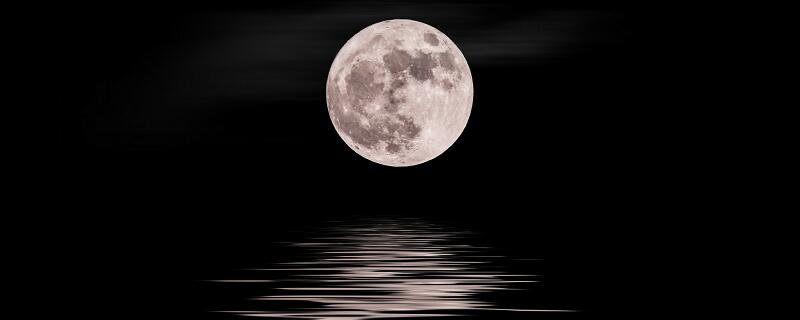 月是故乡明这篇课文讲了什么