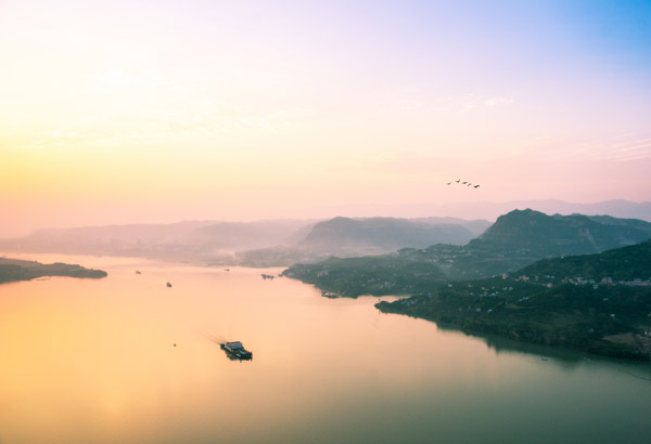 一衣带水的水指什么河