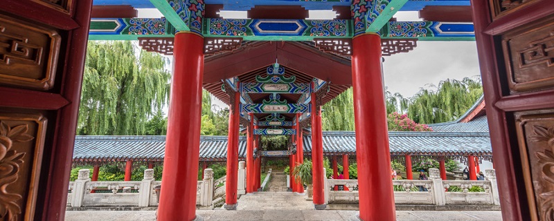 贾不假白玉为堂金作马这首诗的意思
