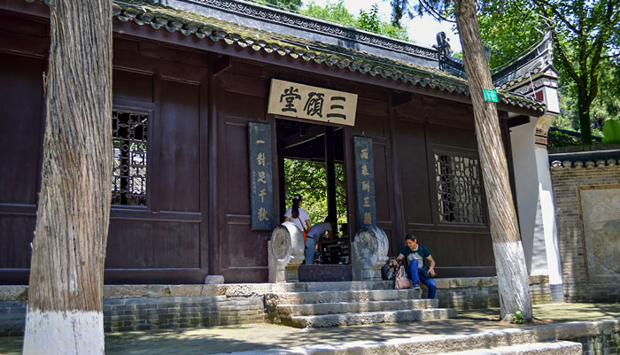 隆中在南阳还是襄阳