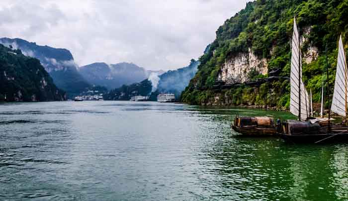 三峡主旨句是哪一句