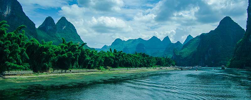 青山处处埋忠骨,何须马革裹尸还全诗