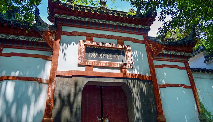 诸葛亮借东风的故事