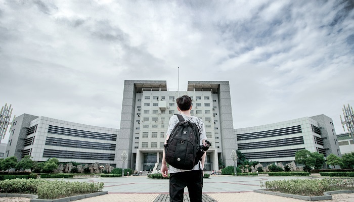 公办小学和民办小学的区别