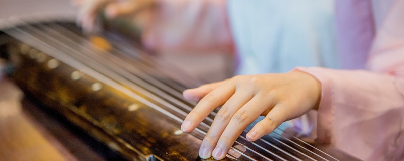 落玉盘的诗句上一句