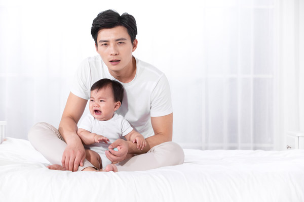 宝宝晚上老哭怎么办