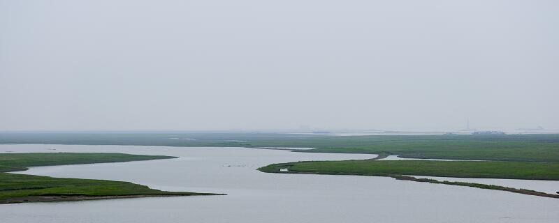 湖光秋月两相和描写的是哪里的景色