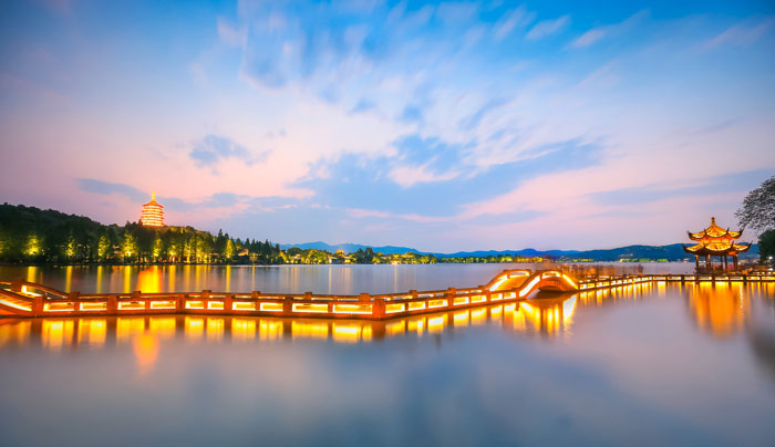 晚游六桥待月记赏析