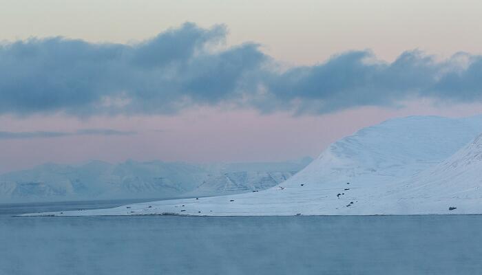 北冰洋被哪几个大洲环抱