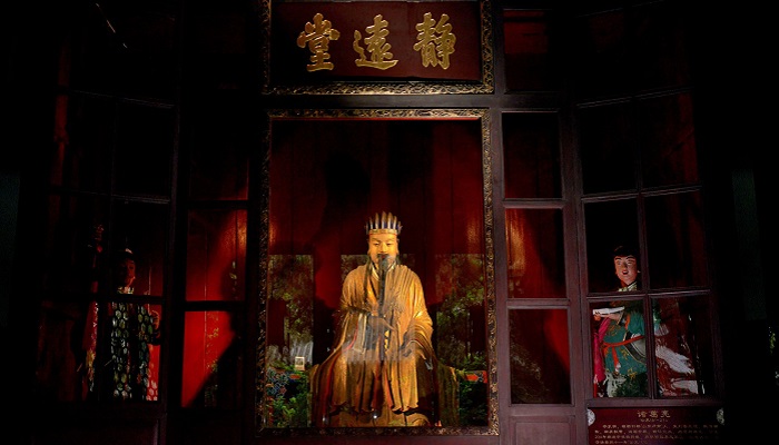 孔明巧借东风出自哪本书