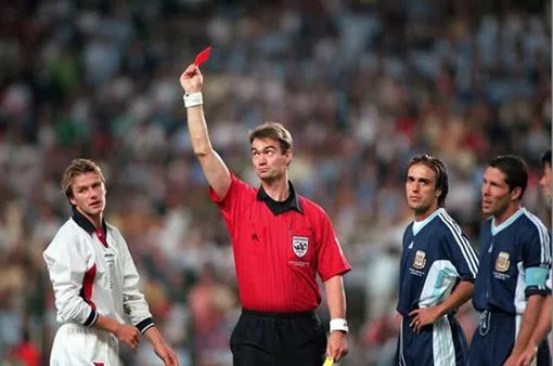 英格兰为什么叫三喵军团?半个世纪前三狮军团真的和国足一样么?