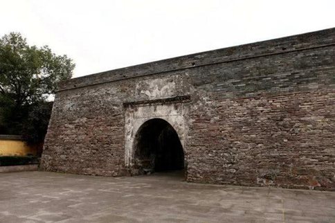 元朝建立后蒙古人为什么要拆那么多城墙?是为了报复宋朝么?