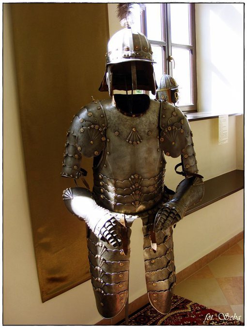 东方和西方的板甲有什么区别?板甲和铠甲有什么不一样?