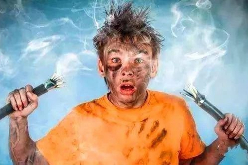 达尔文奖是什么奖?盘点那些世界历史上被自己蠢死的人 达尔文奖是什么奖?盘点那些世界历史上被自己蠢死的人