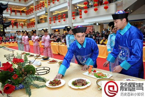 为什么皇帝吃饭不能超过三口?皇帝是怎么吃饭的?