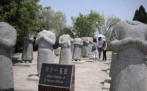 武则天墓前的石像为什么都没有头?真正原因是什么 武则天墓前的石像为什么都没有头?真正原因是什么
