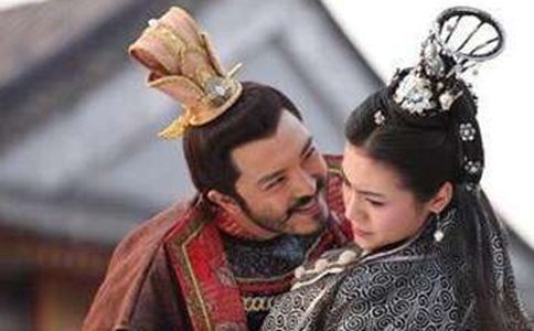 老皇帝死后新继位的皇帝是怎么处置后宫的? 老皇帝死后新继位的皇帝是怎么处置后宫的?