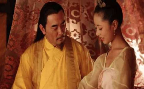 古代的人们没有电视手机晚上是怎么过夜生活的呢?