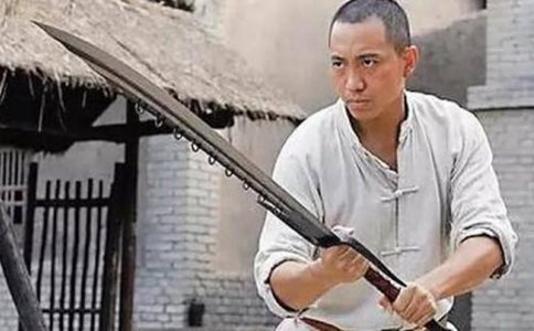 古代的大刀后面带有一些铁环,有什么用? 古代的大刀后面带有一些铁环,有什么用?