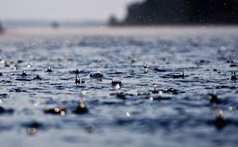 天要下雨为什么要与娘要嫁人连在一起?