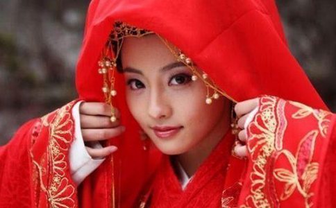 古时候的新娘为什么要盖上红盖头? 古时候的新娘为什么要盖上红盖头?