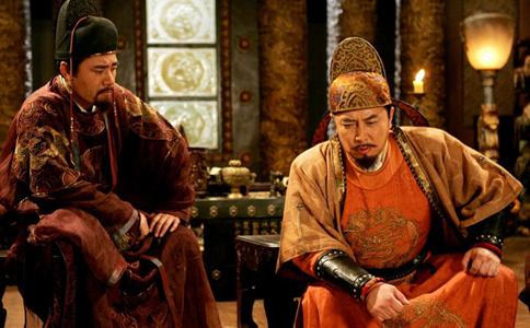 龙袍大多都是黄色,为什么秦汉时期的龙袍是黑色? 龙袍大多都是黄色,为什么秦汉时期的龙袍是黑色?