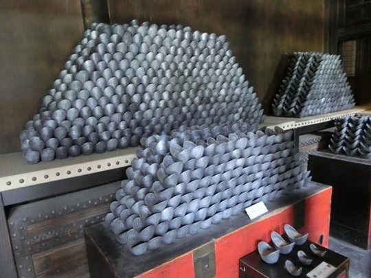 清朝官员一共分几品?一品官员一年能拿多少俸禄?