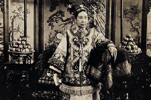 清朝时期的发型是怎么做的?古代没有发胶发型如何固定?