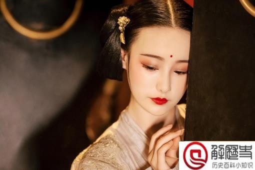 古代小妾孔雀开屏什么意思