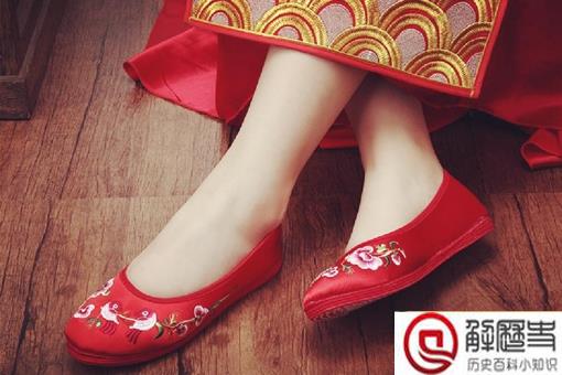 古人的衣服为什么那么长要拖在地上